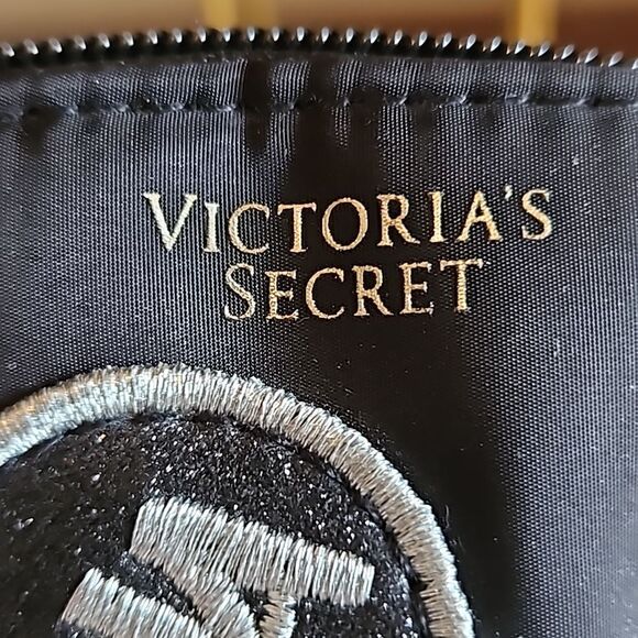 Victoria secret small makeup bag - Picture 4 of 6